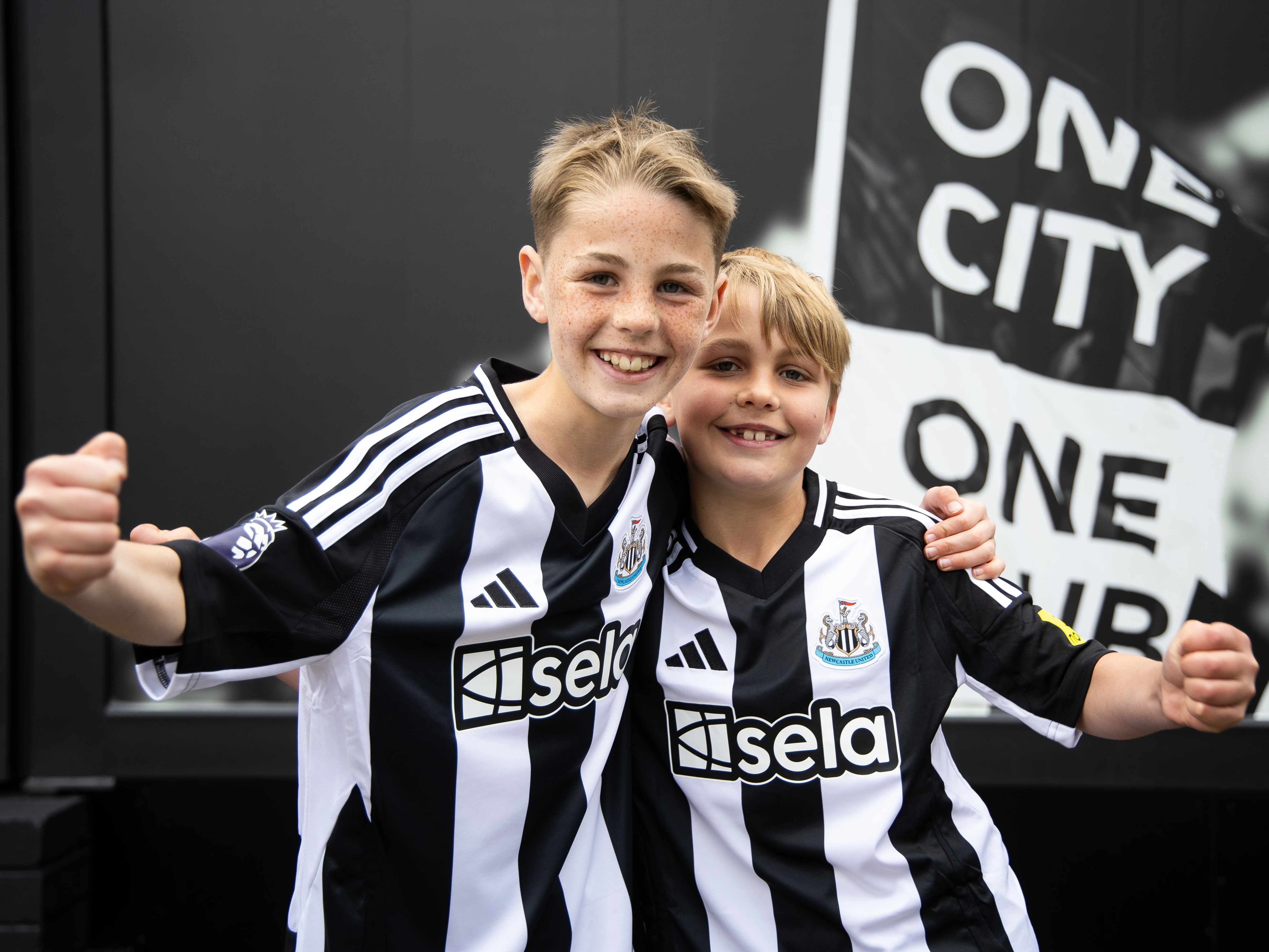 Kit launch fan gallery header