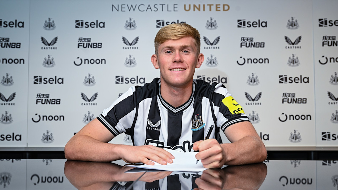 Lewis Hall tak senang dengan posisinya di Newcastle