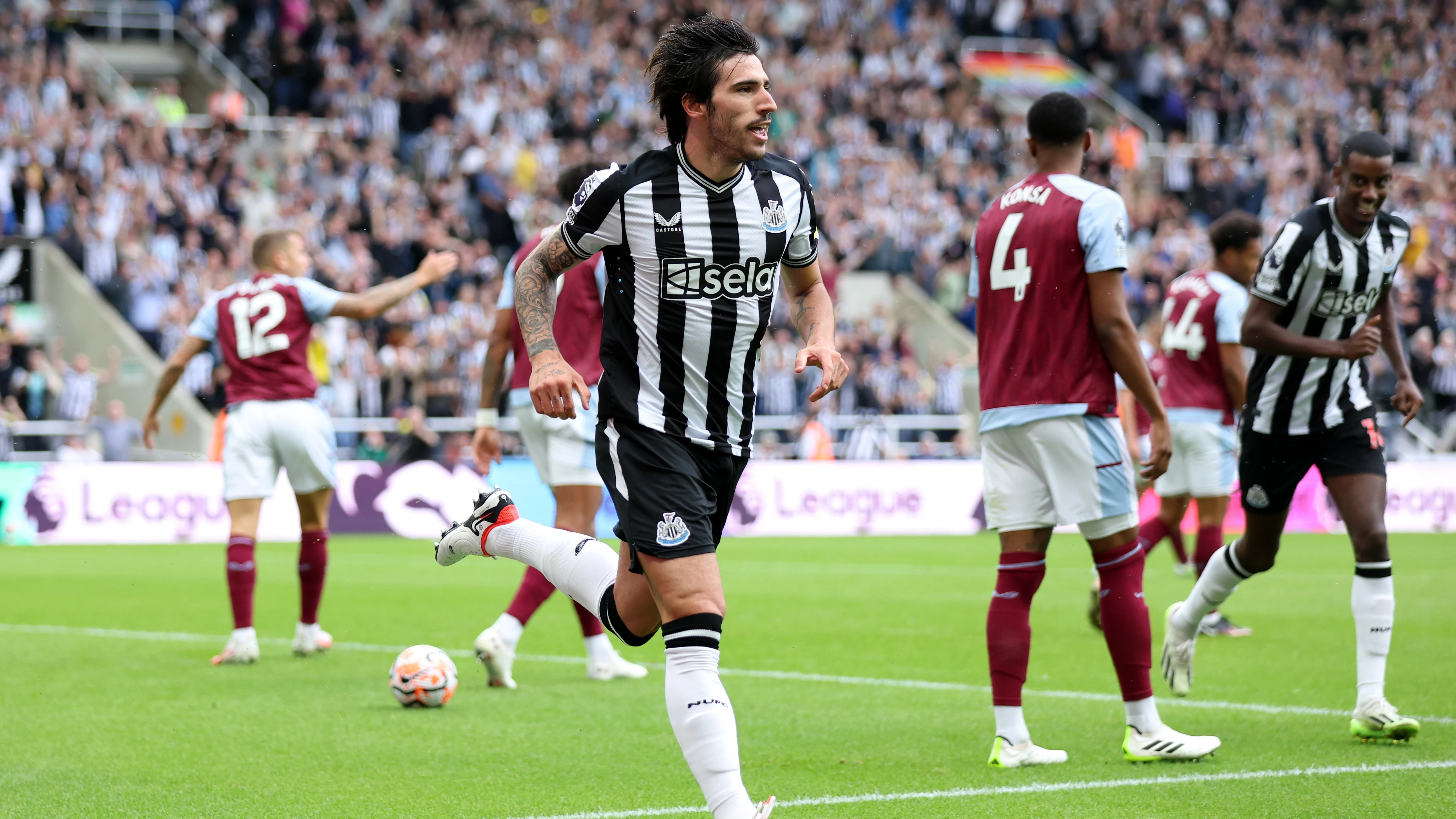sandro-tonali-celebrates-aston-villa