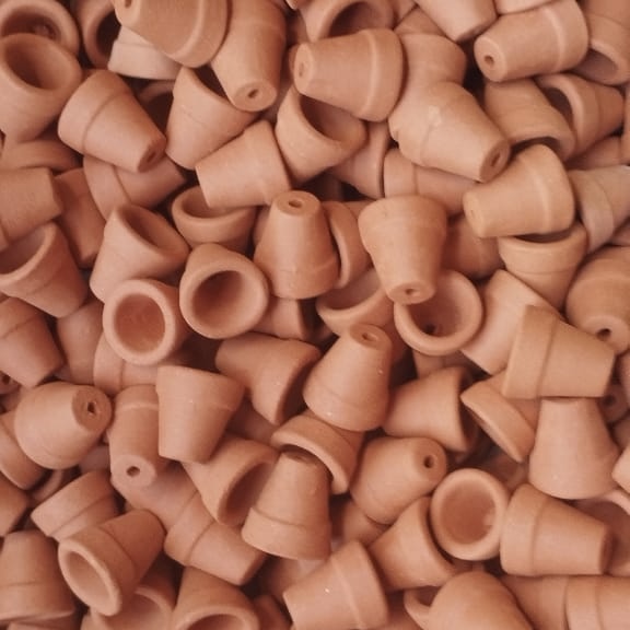 Above: pic from Terracotta Dude 02/08/24 with the message “ hi, just got this photo from Tunis, pots seem ok, thank god....”