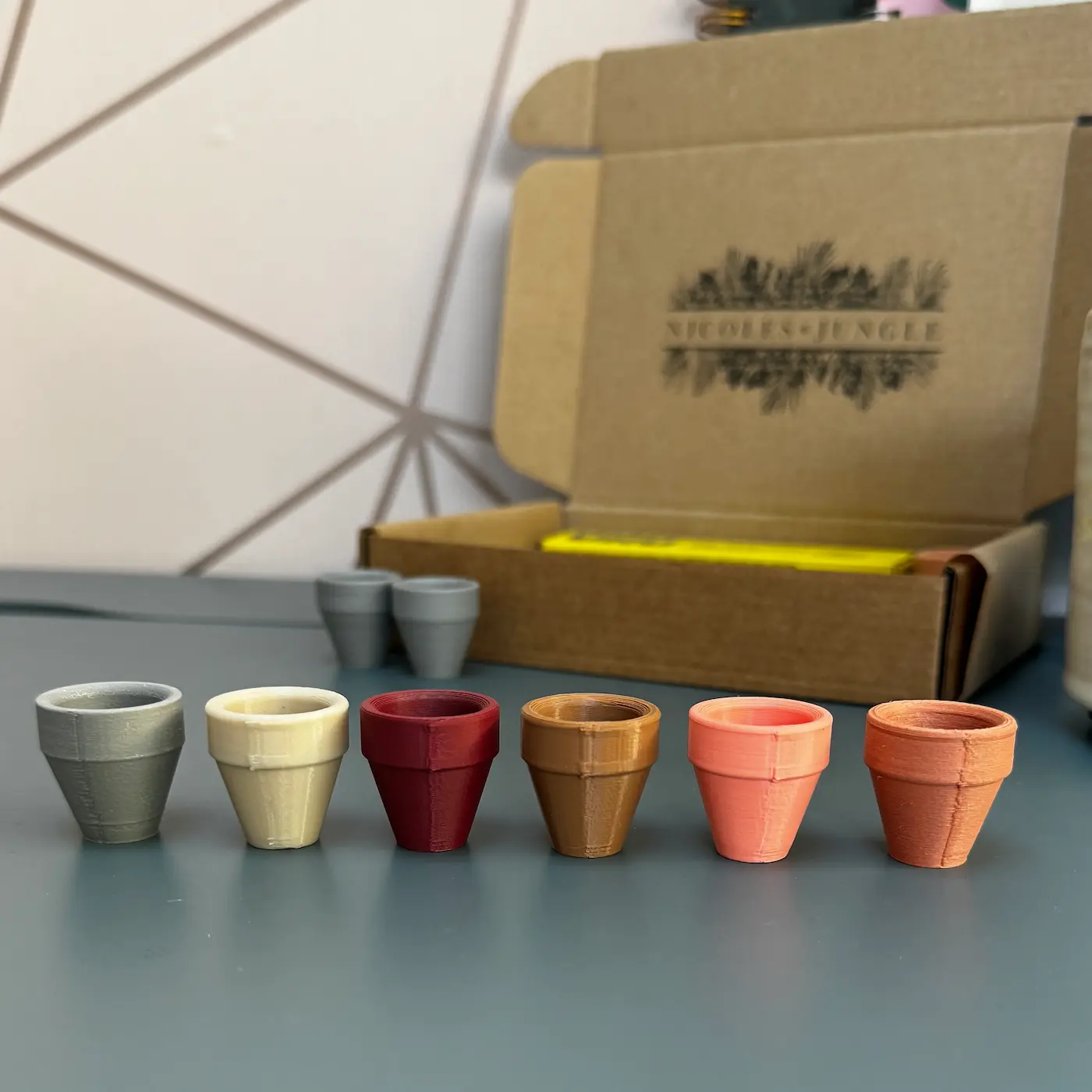 Above: my first prototype 3D pots (with the lines down the sid