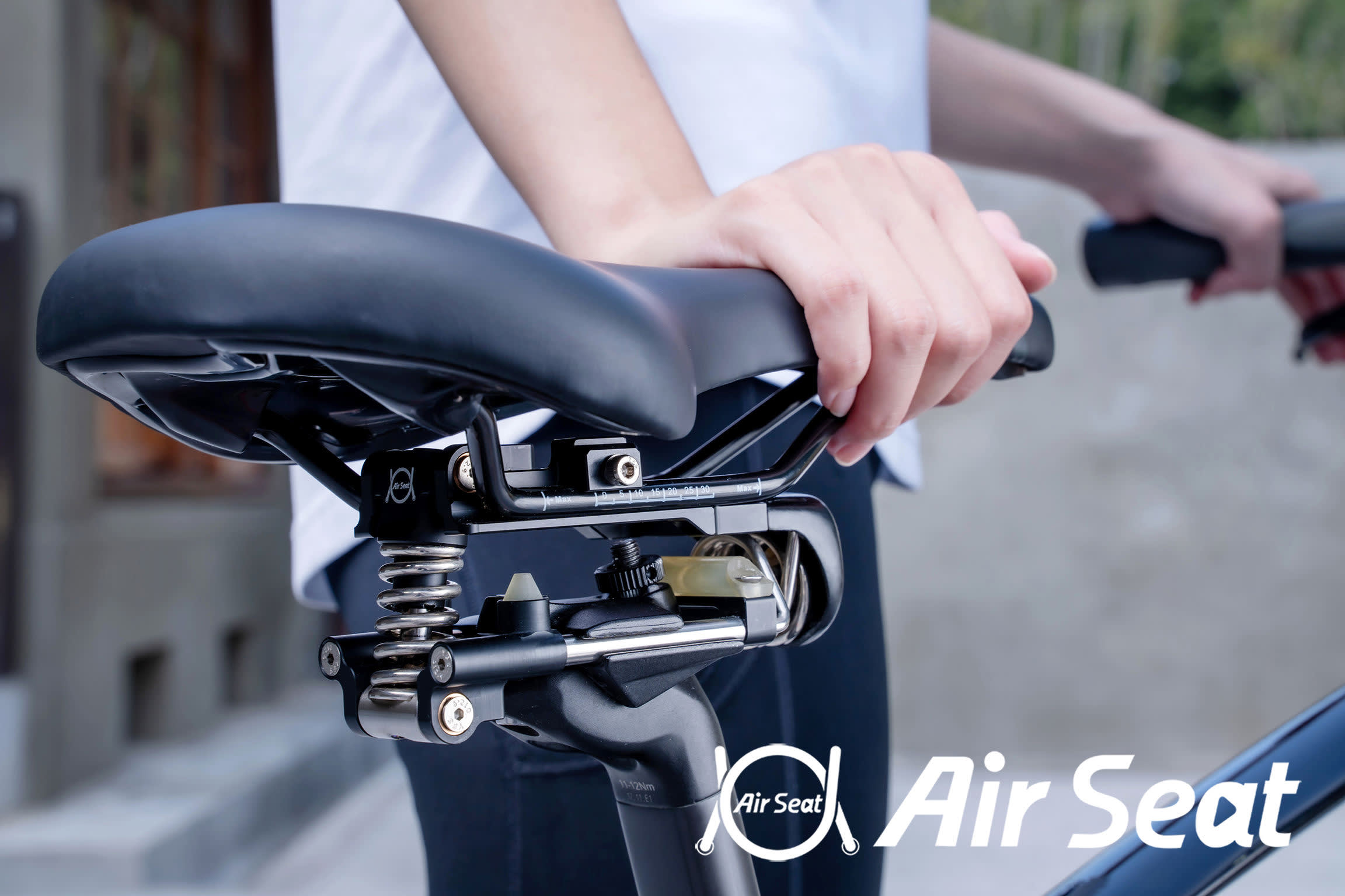 TAIPEI CYCLE d&i awards 2023 Winner: Air Seat full-floating saddle suspension system. Category: 02 Parts and components. Li Yi Da CO.,LTD. , Tainan, Taiwan.