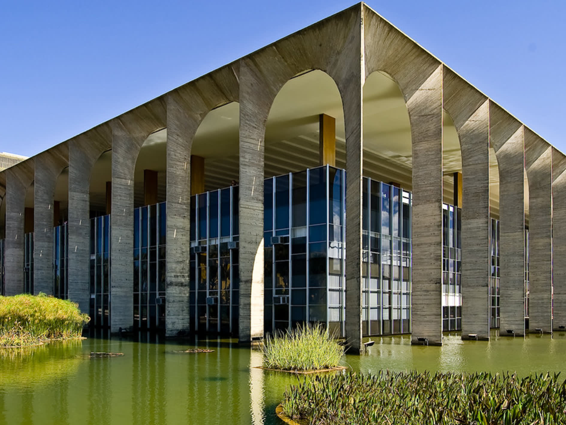 iF Magazine - A short History of Brazilian Design: Palácio Itamaraty by Oscar Niemeyer. Image: Christoph Diewald