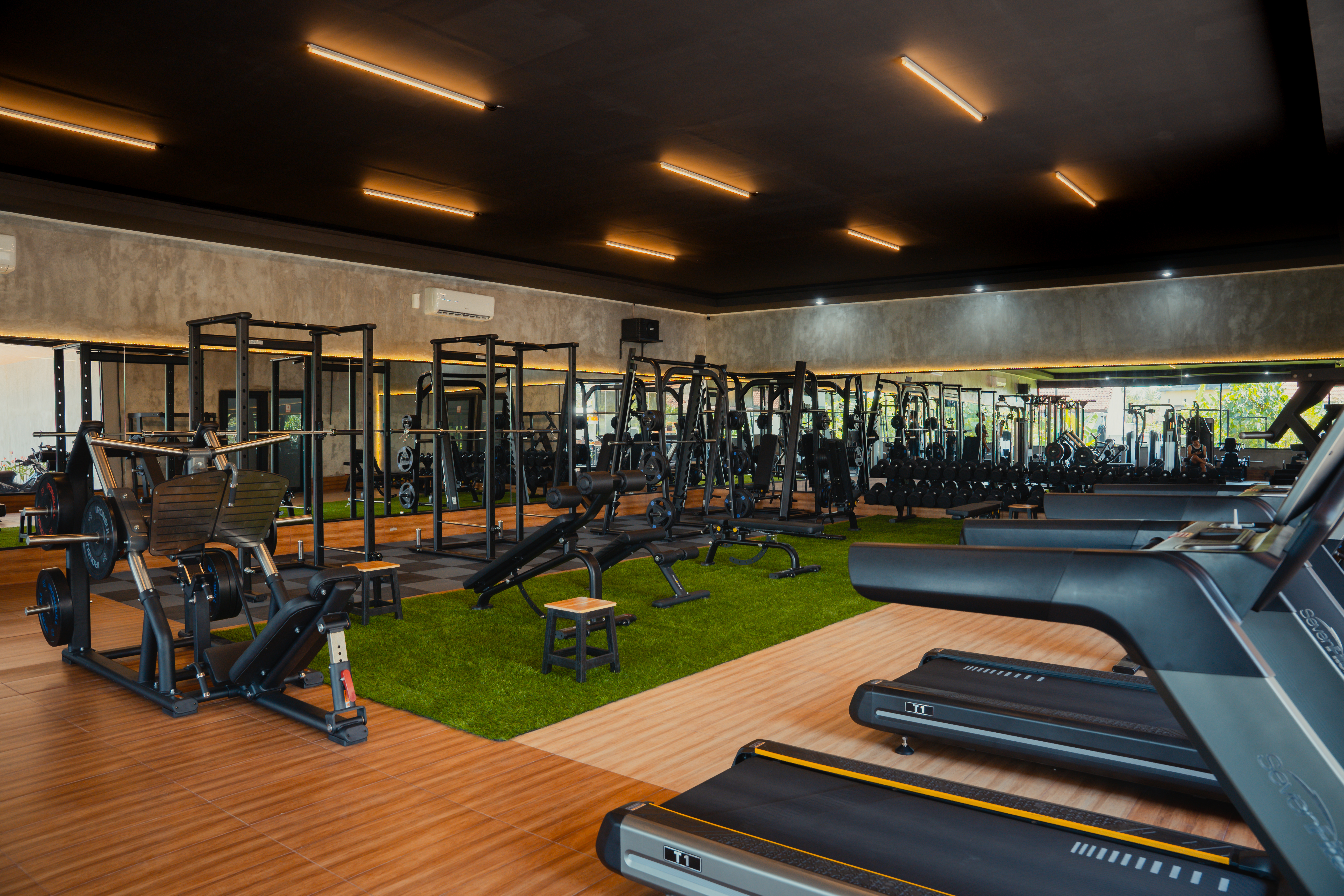 Aura Plus Gym - Digital Presence & Launch Campaign
