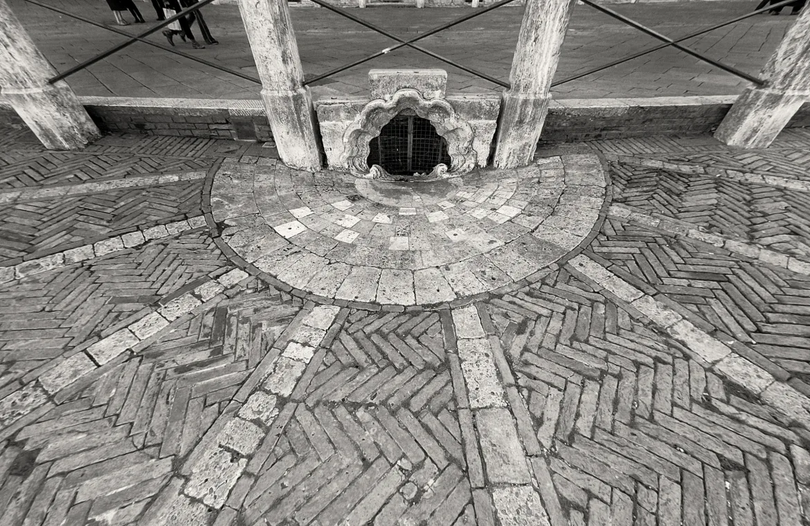 pavement drain, piazza del campo, siena