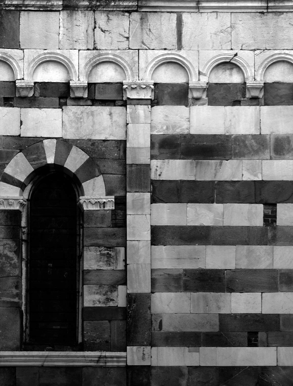 polychrome marble facade, duomo, lucca