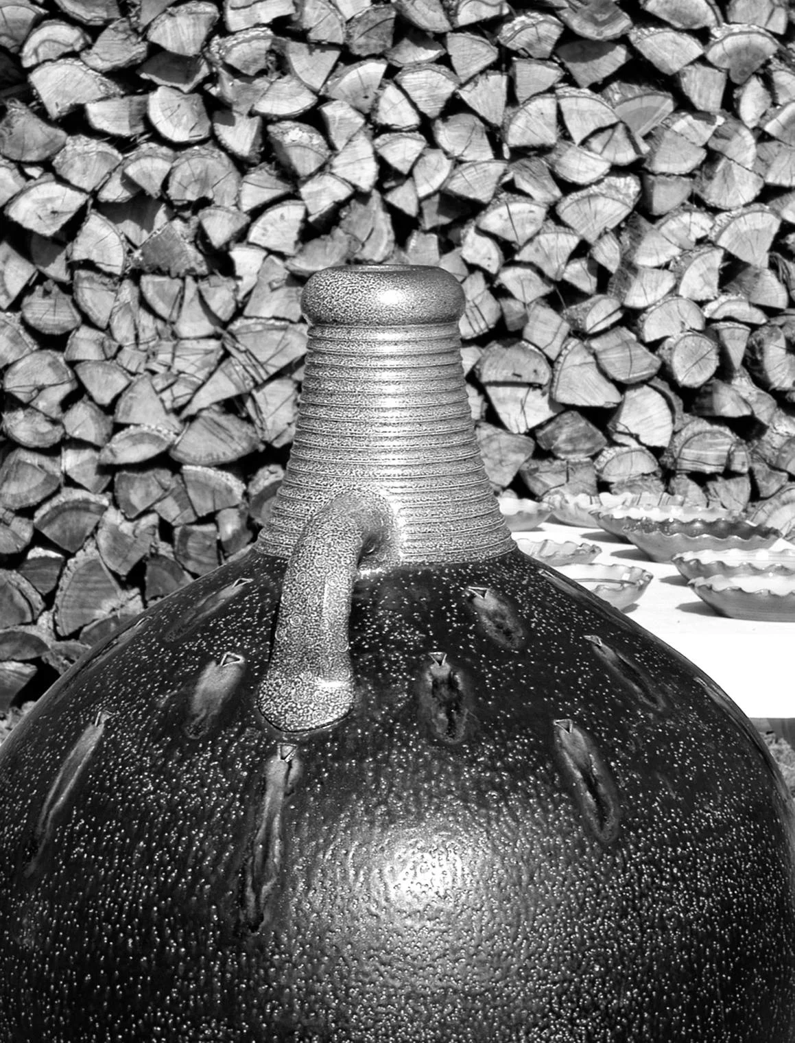 big pot with long neck, mark hewitt pottery, north carolina