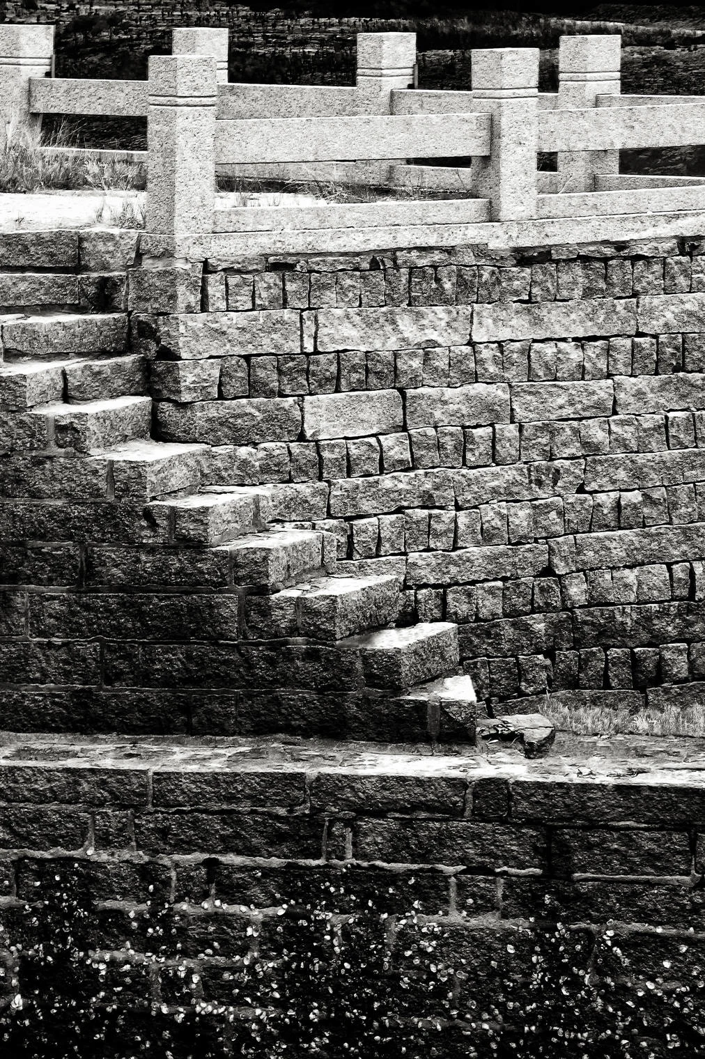 granite steps and wall, luo yang bridge