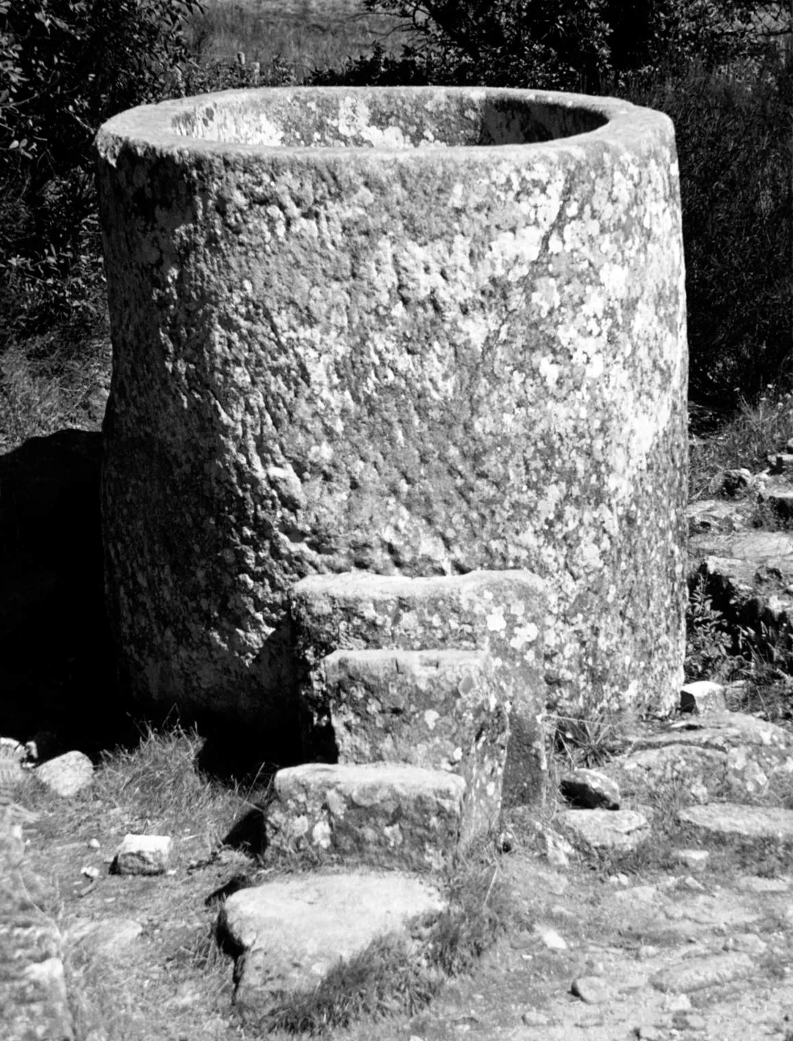 granite cistern, roman encampment perols sur vezere