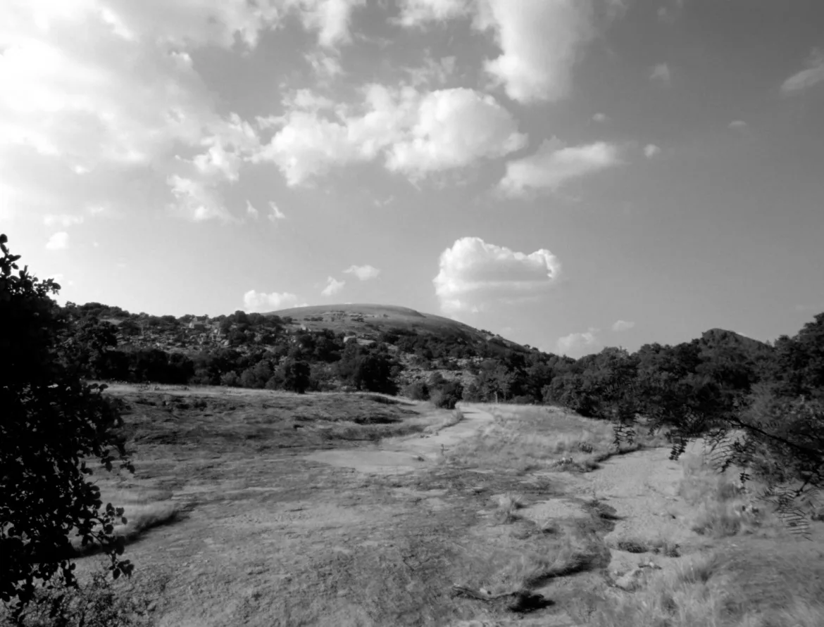 route by foot to top of enchanted rock, hill country, texas
