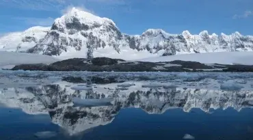 De impressionante (ijs)bergen van Antarctica