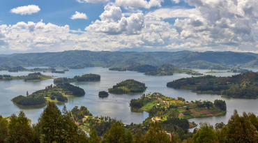 Chillen bij Lake Bunyonyi