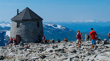 Beklim de majestueuze Mount Skåla