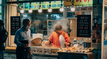Ontdek Seoul by night en proef de lekkerste streetfood