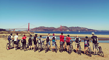 Fiets over de Golden Gate Bridge in San Francisco.