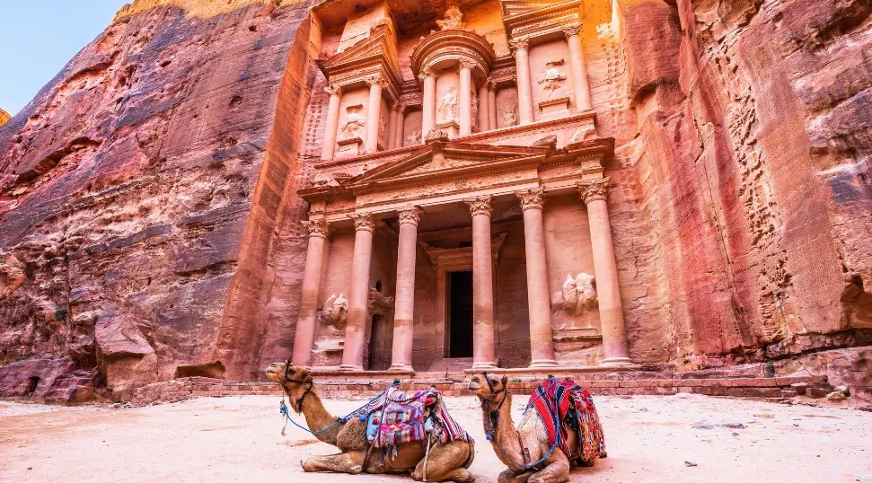 Sta perplex van het wereldwonder Petra