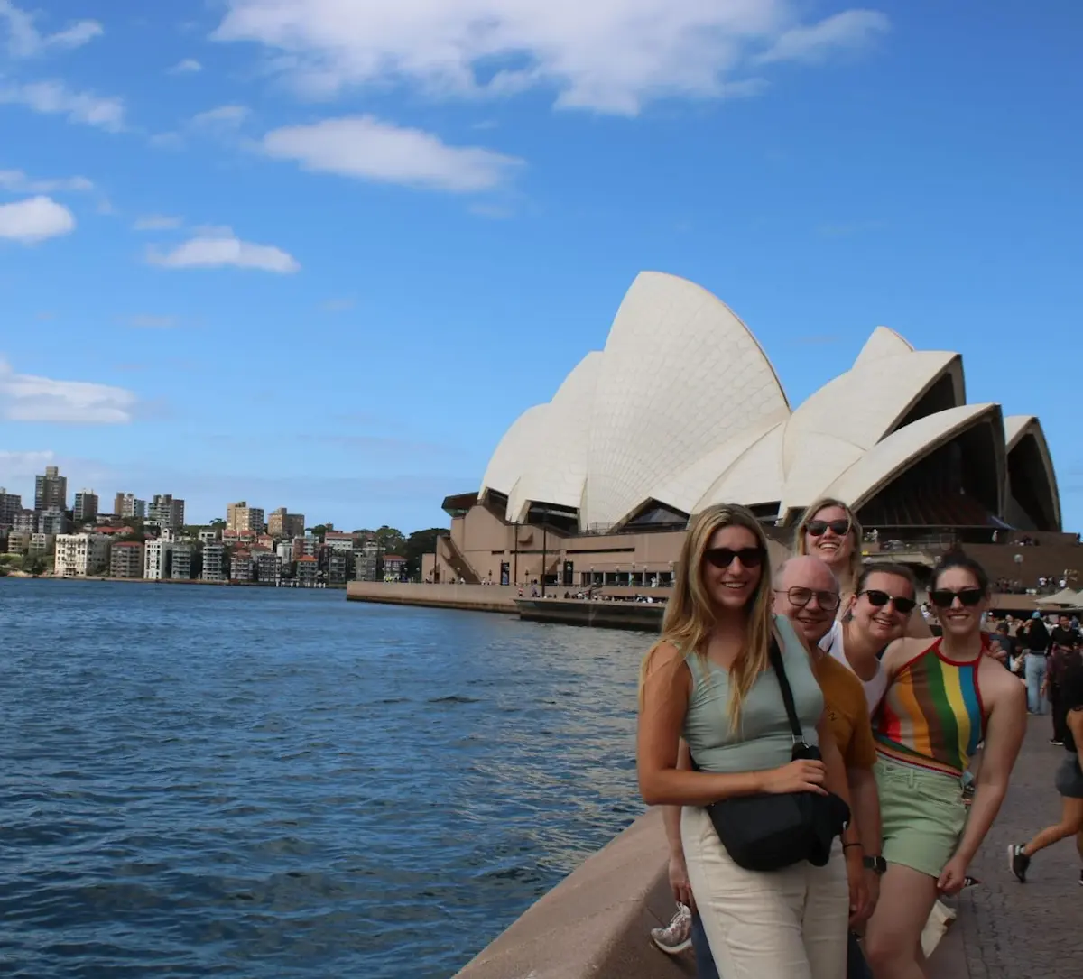 toeristen-genieten-van-waterfront-uitzicht &middot; amazing-australia