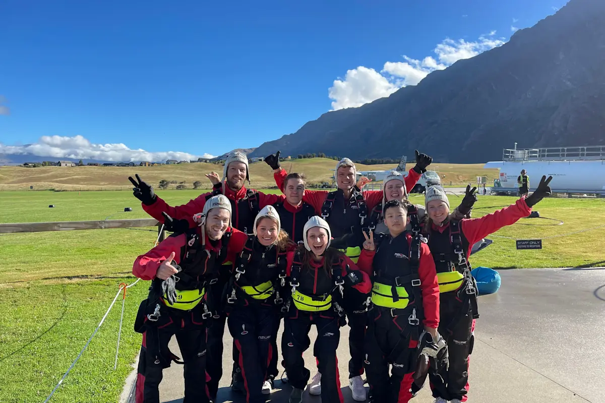 Groepsfoto Skydiving