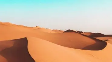 Dunebashen en overnachten in een tentenkamp in de woestijn