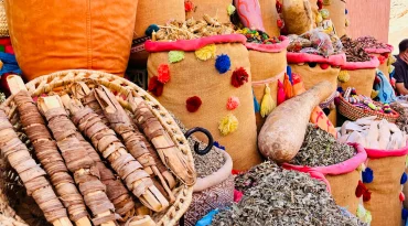 Dompel je onder in de levendige Souks van Fez