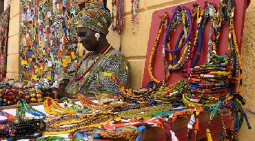 Proef van de Couleur Locale in het bruisende Dakar