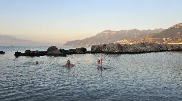 Neem een plons in de zee aan één van de idyllische strandjes van de zuidkust in Puglia