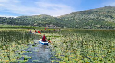 Op paddeltour in Shköder