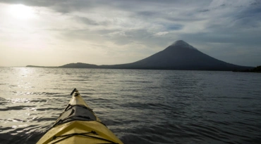 Kajak over de rivier Istián en spot wildlife op Isla de Ometepe