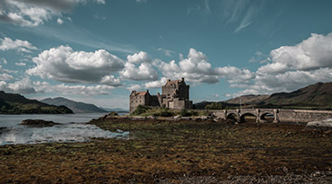 De meren en kastelen in de Highlands
