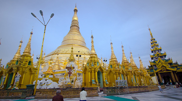 De Shwedagon Pagoda in Yangon