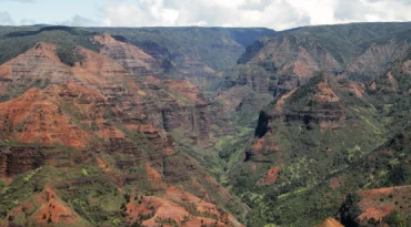 Hike door de indrukwekkende Waimea Canyon op het groene eiland Kaua'i