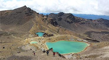 Hike de Tongariro Crossing langs Mt. Doom en bergmeren