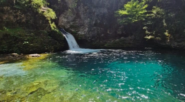 Ga op zoek naar het Blauwe Oog in de buurt van Theth