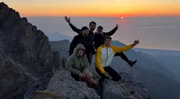 Bereik de top van de legendarische Mount Olympus met een tweedaagse wandeltocht