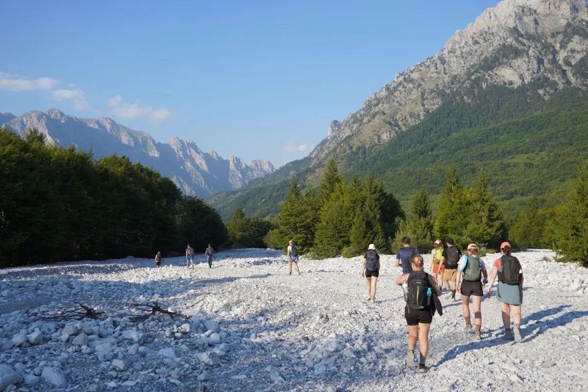 Foto 1 afdaling naar Valbona Albani&euml;