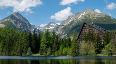 Overwin de machtige pieken van het Tatra Gebergte in Slowakije