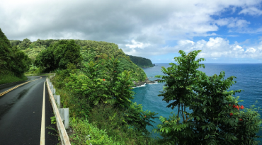 Legendarische roadtrips langs de tropische kust op Road to Hāna