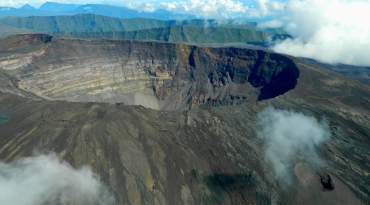 Bewandel één van de meest actieve vulkanen ter wereld: “Piton De La Fournaise”.
