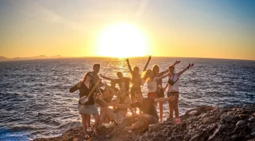 Verblindend mooie zonsondergangen op vier eilanden: Mykonos, Naxos, Ios en Santorini.