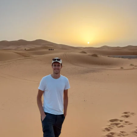 TravelGuideImage