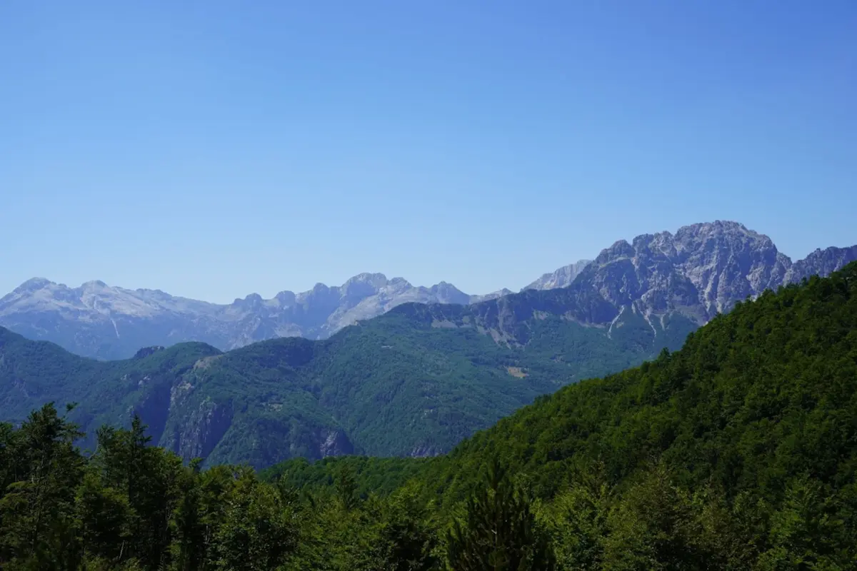 Foto 1 beklimming dagtocht Albani&euml;