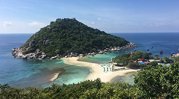 Bewonder de prachtigste witte stranden en baaien van de wereld. Maak een boottour rond Koh Tao.