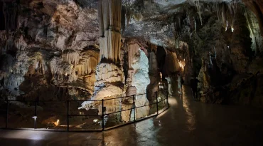 Bezoek de wereldberoemde Postojna caves