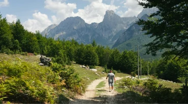 Hiken door de ongerepte natuur van de Albanese Alpen