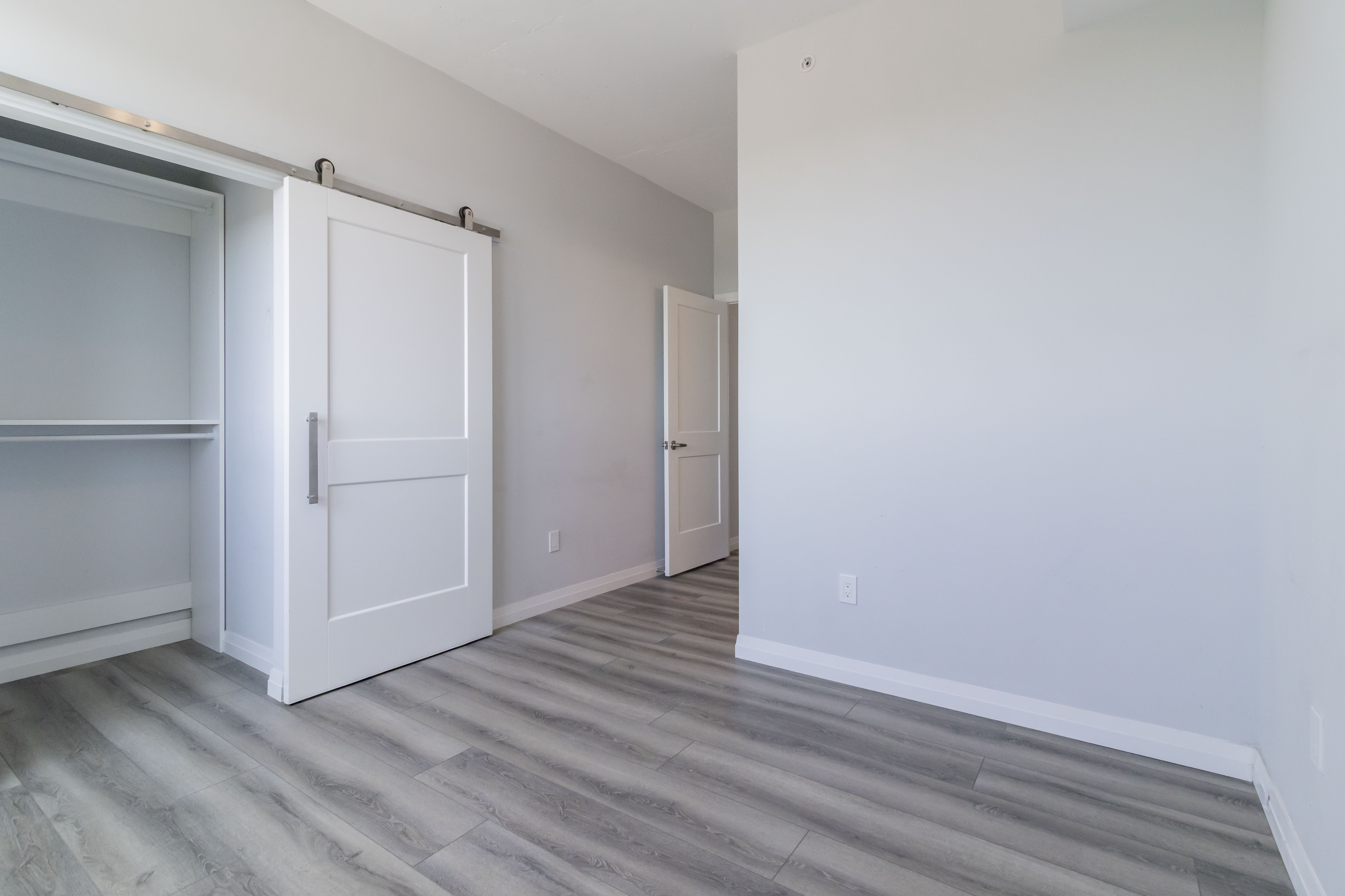 2308-108 Garment St 14