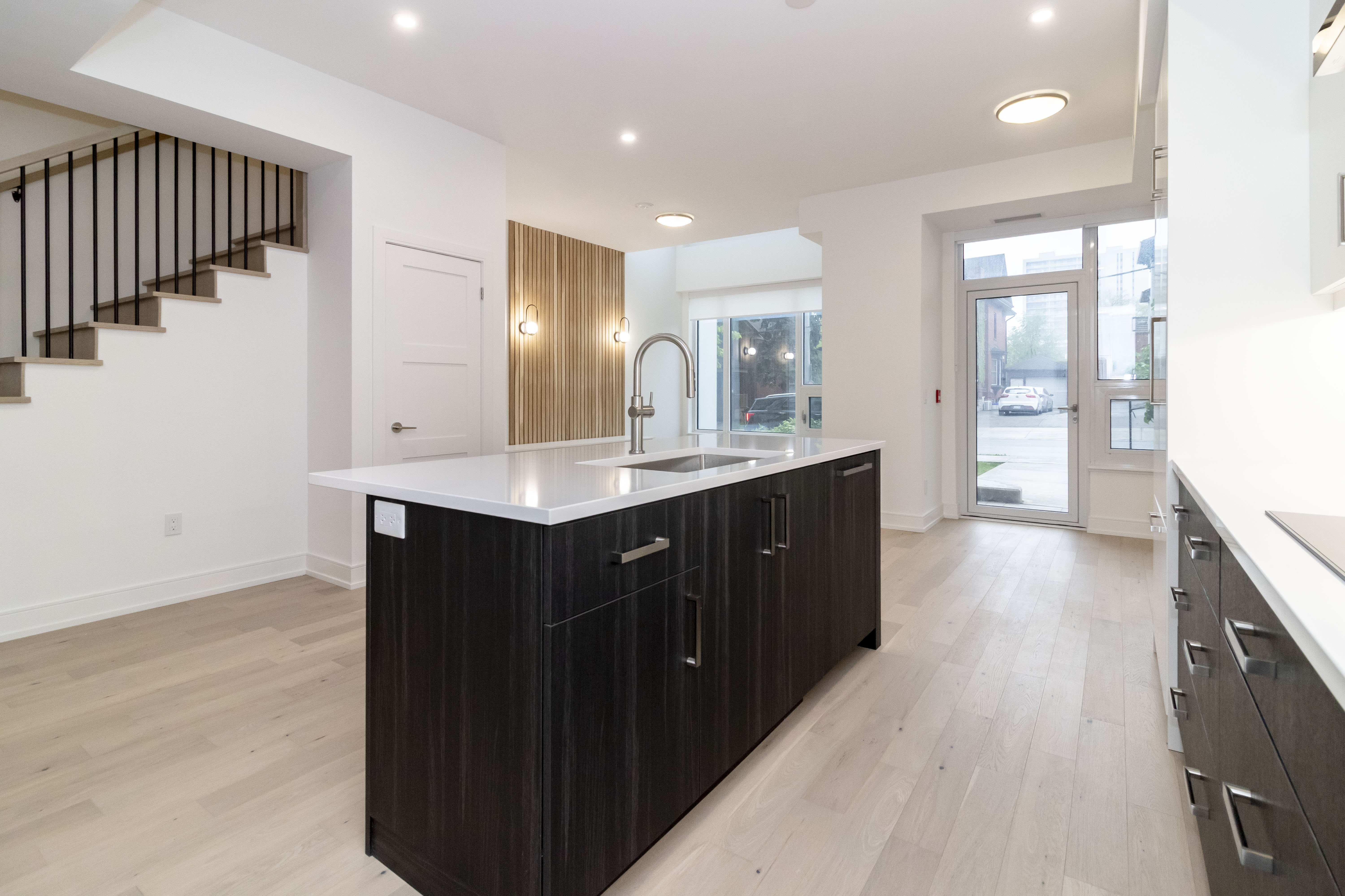 102-5 Wellington St-1