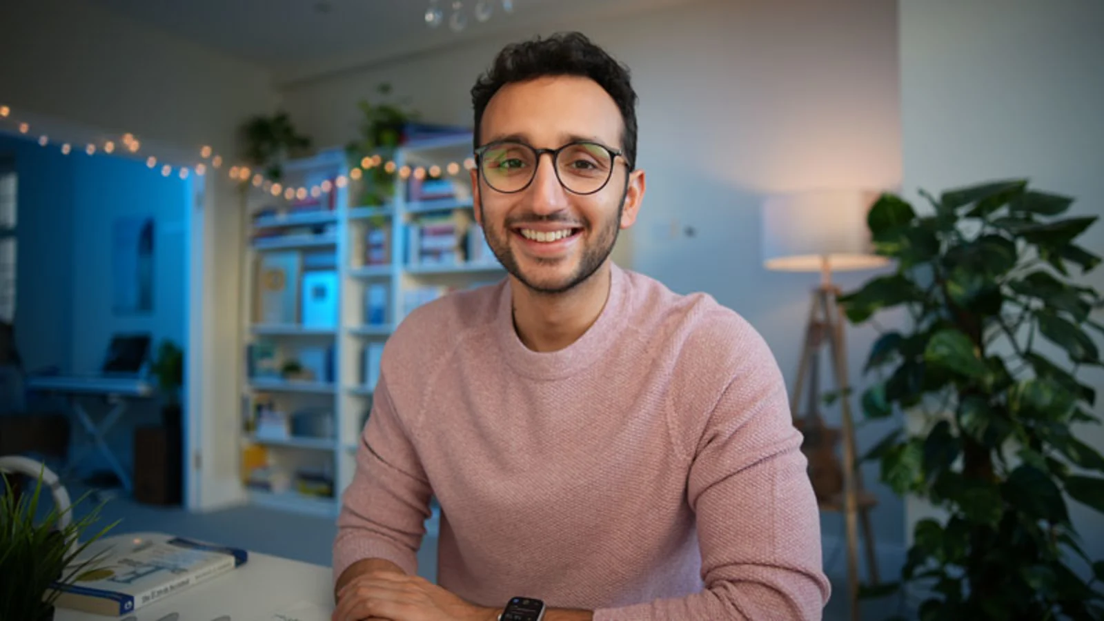 Ali Abdaal is a productivity guru sharing tips and advice on how to optimise productivity and time.