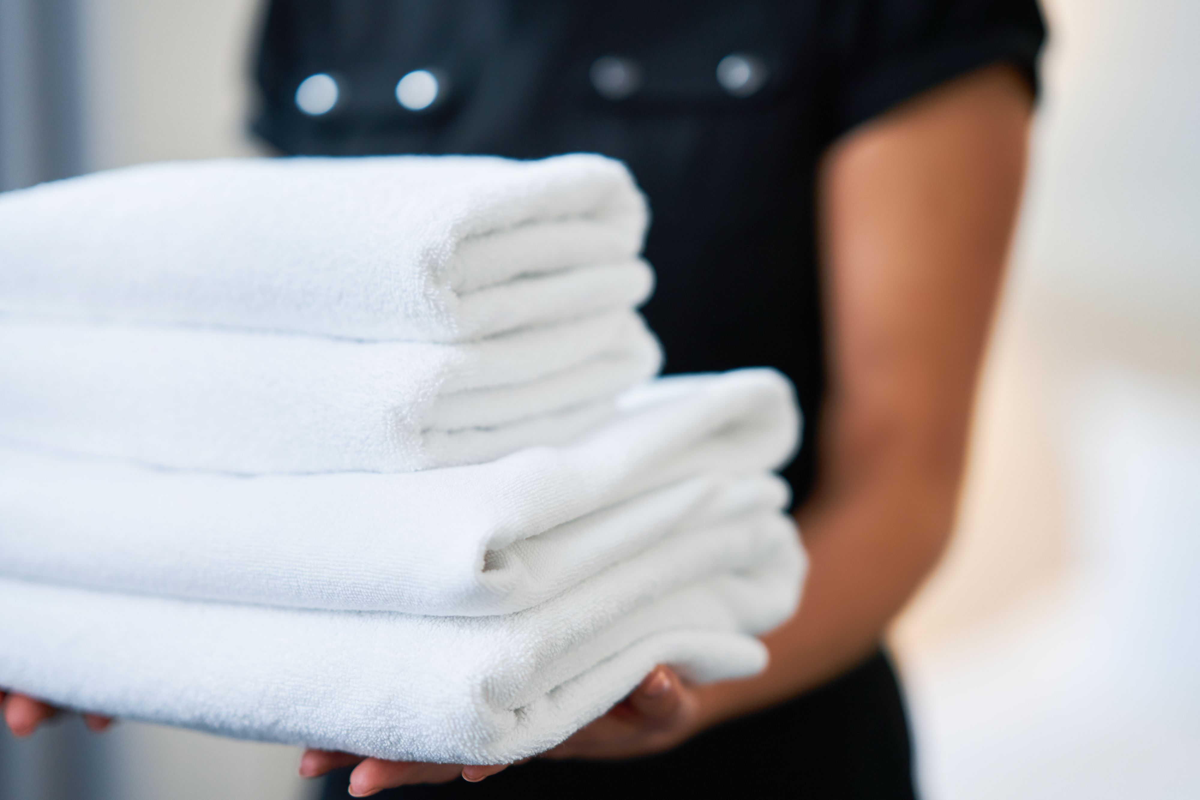 Hotel Housekeeping Duties & Checklist | Alsco