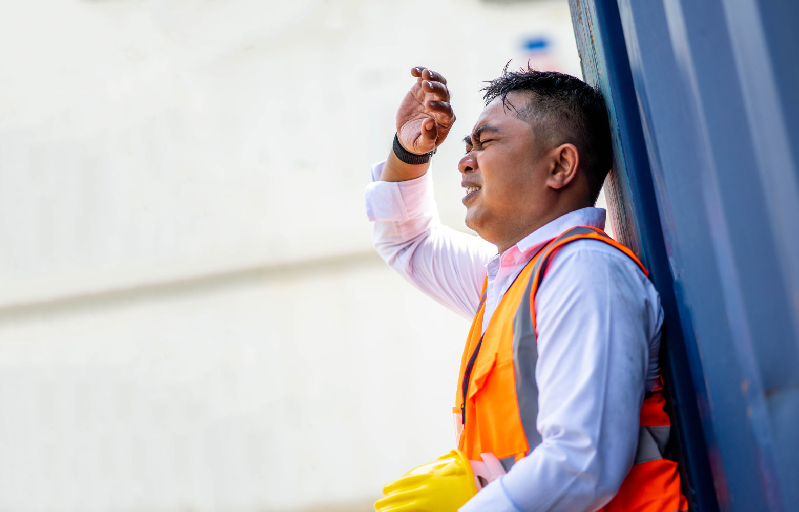 worker dealing with heat stress