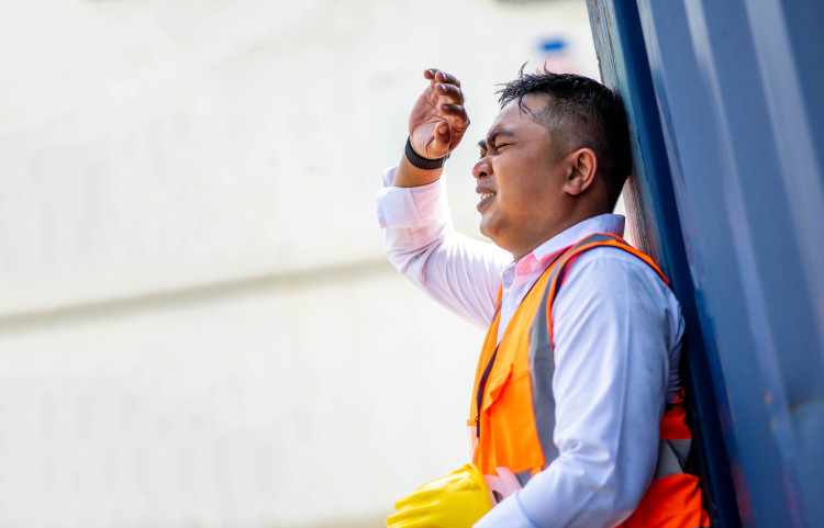 worker dealing with heat stress